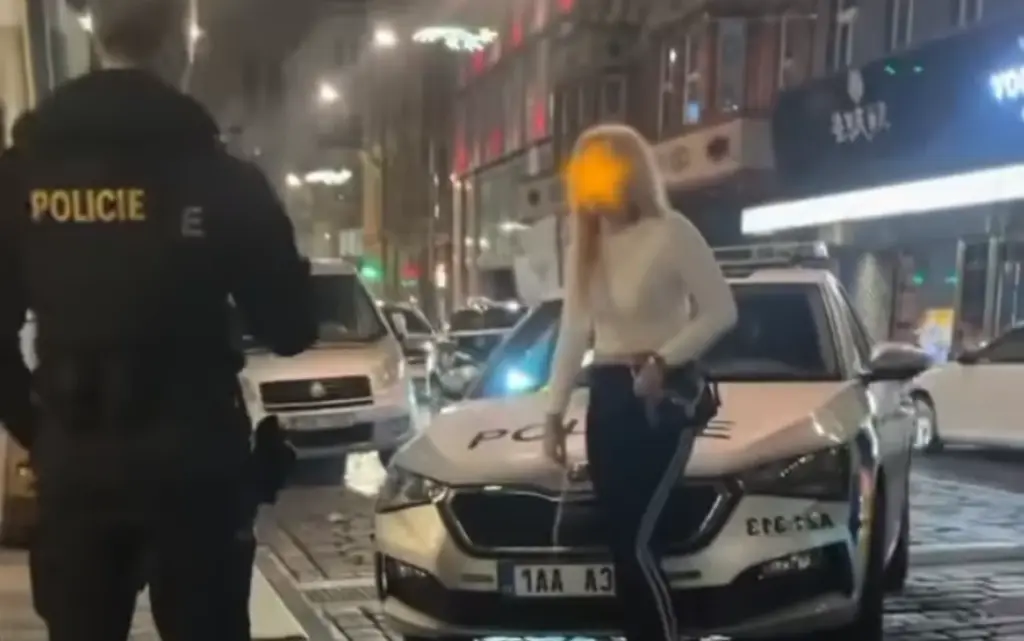 Karolína a Policie